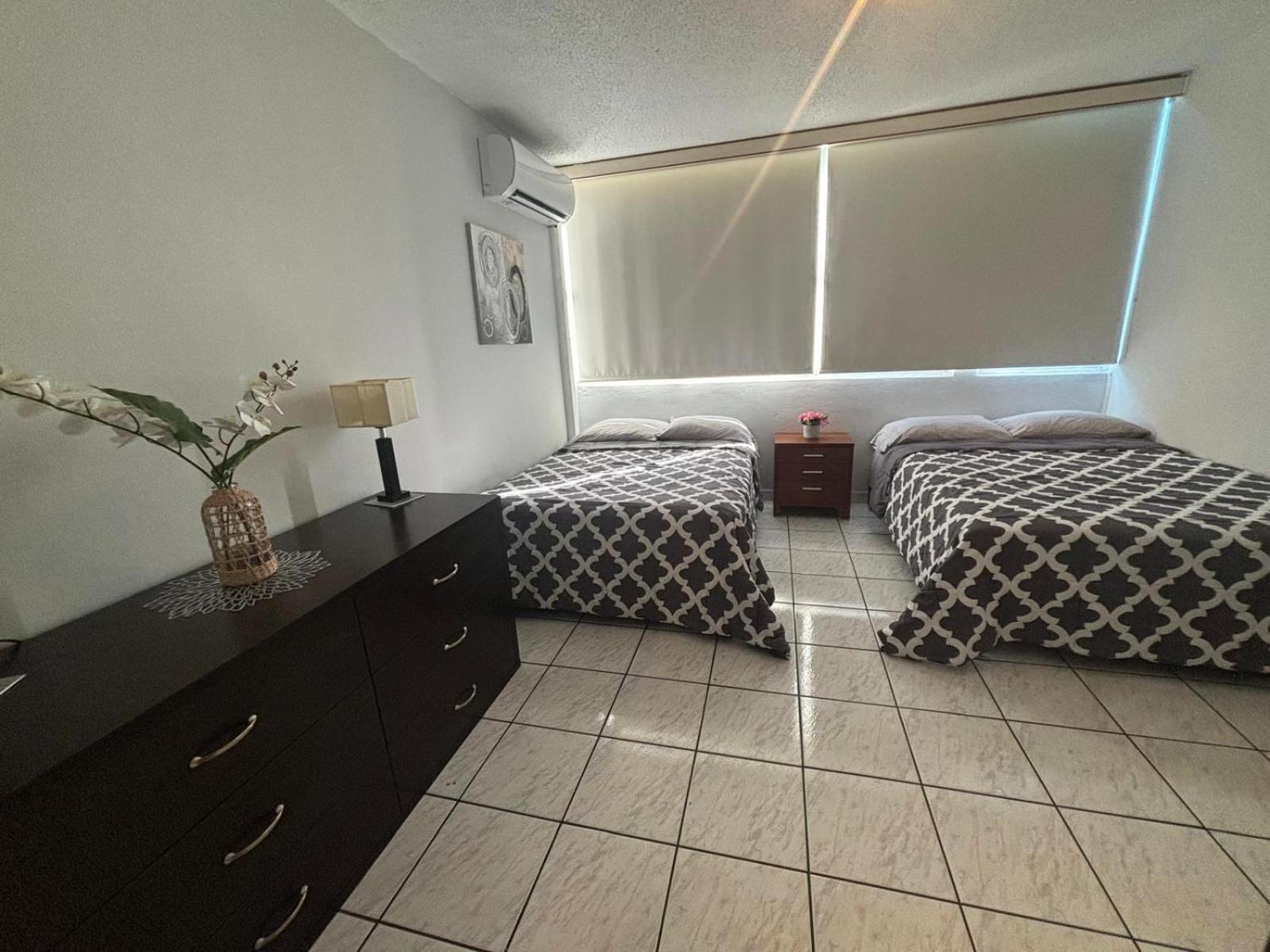 Marbella Apartments Сан Хуан Екстериор снимка